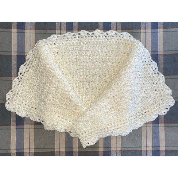 Handmade Crocheted baby Blanket In pale yellow chunky cot buggy/car seat 35X30” - Picture 6 of 7